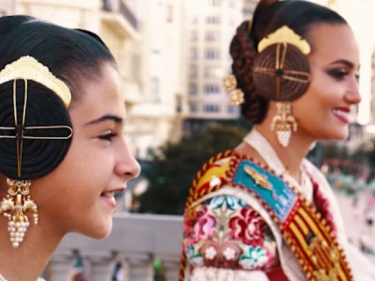 "Haz que sean unas Fallas seguras": el mensaje de las falleras mayores para apelar a la responsabilidad