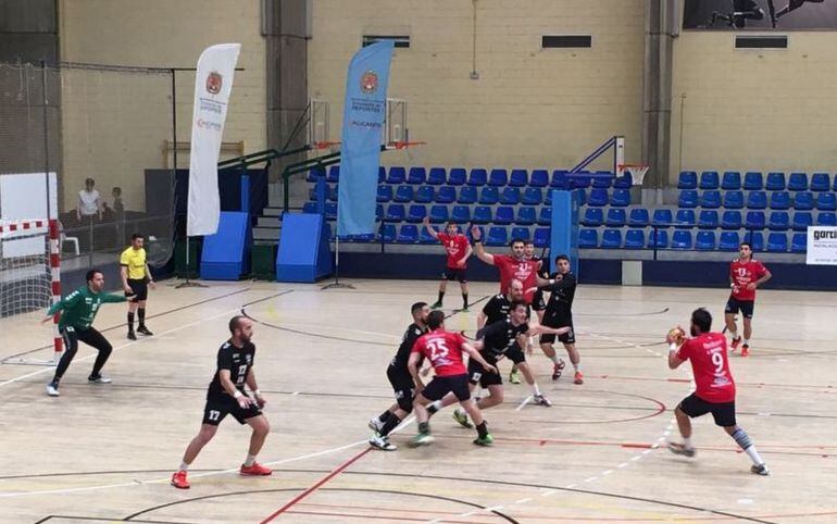 Una magnífica defensa le ha dado la victoria a los del Centro Excursionista Eldense