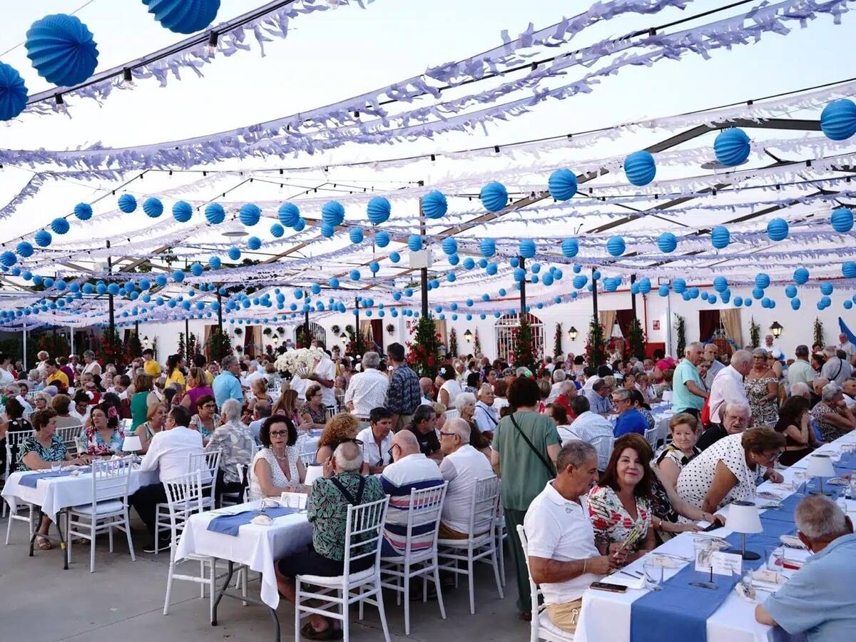 La Diputación de Málaga acerca la Feria a más de 650 mayores de la provincia