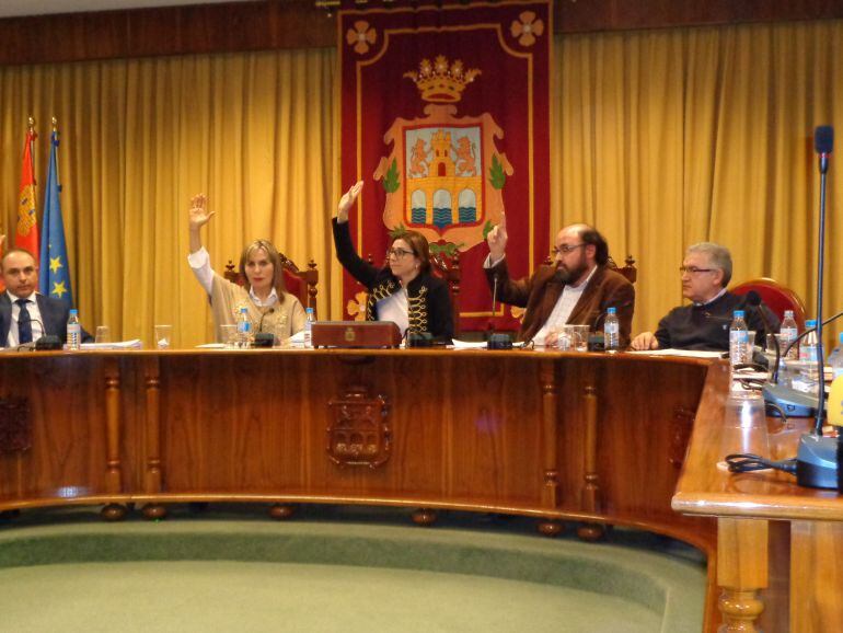 La ordenza de vladores quedó sobre la mesa con las abstenciones del PP y Ciudadanos