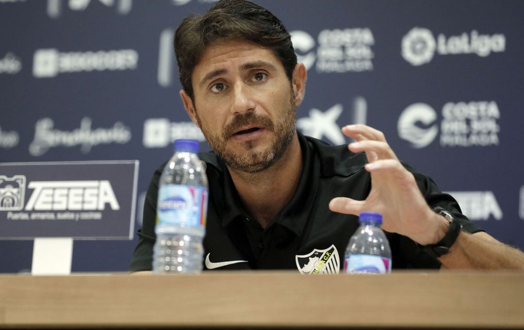 Víctor, en la rueda de prensa previa al partido en Albacete