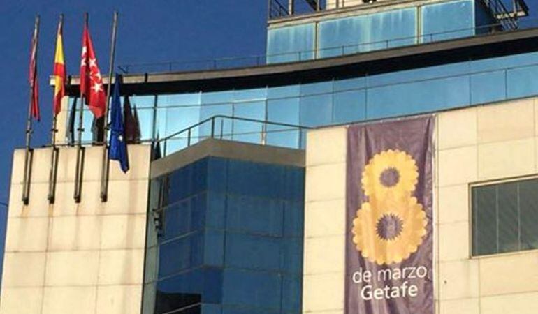 El ayuntamiento de Getafe ha bajado a media asta la bandera europea en señal de luto simbólico