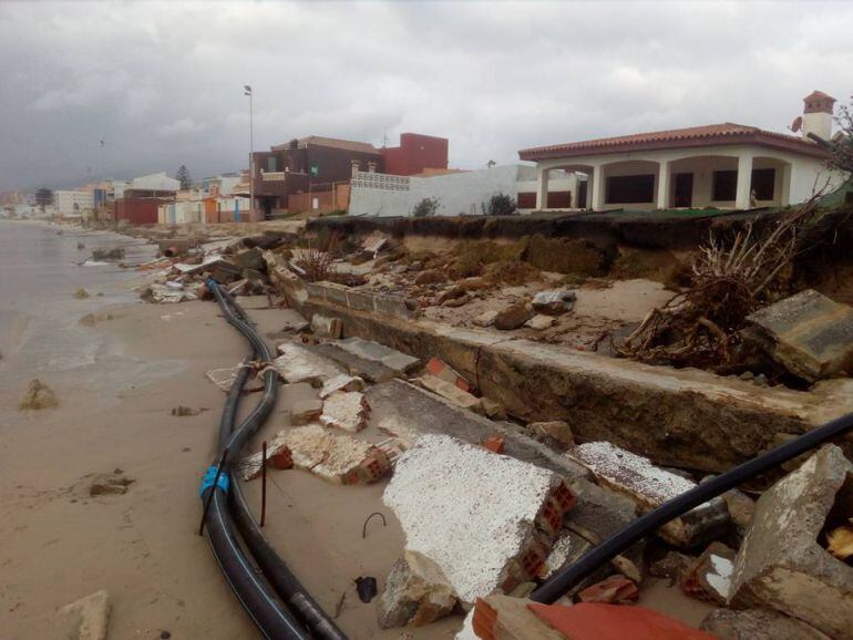 Efecto devastador del pasado temporal en la playa de El Rinconcillo