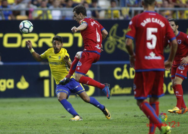 Íñigo Pérez, durante el encuentro de ida en el Ramón de Carranza.