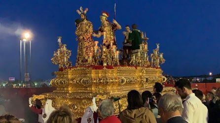 El imponente misterio de la Sentencia, a su llegada a la Puerta del Puente