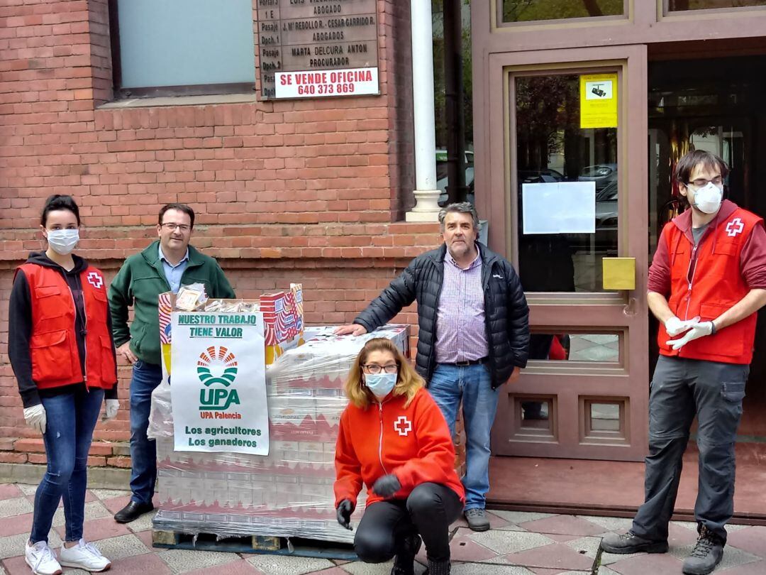 UPA dona productos lácteos de ganaderías palentinas