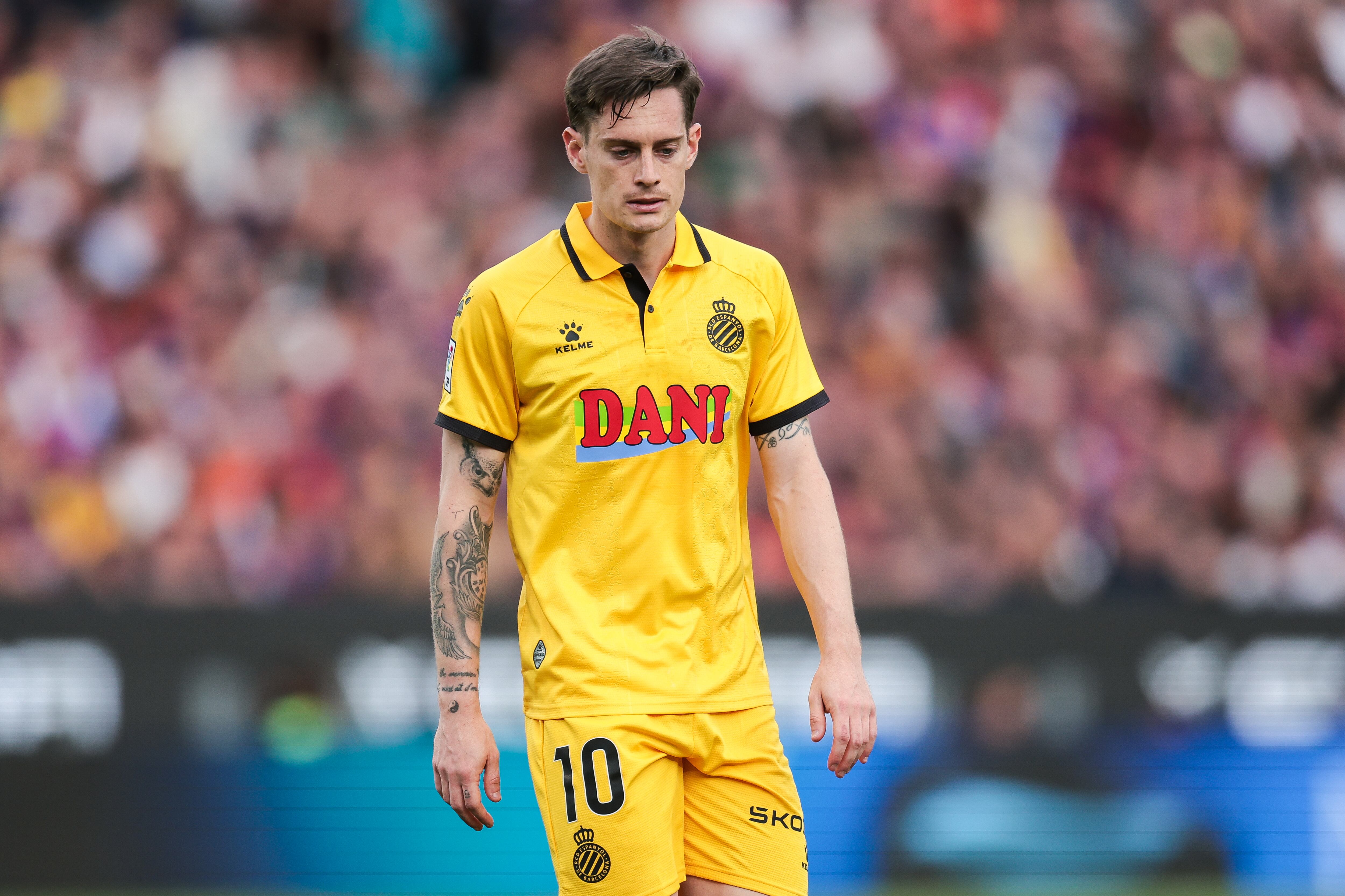 Pol Lozano durante el partido frente al FC Barcelona