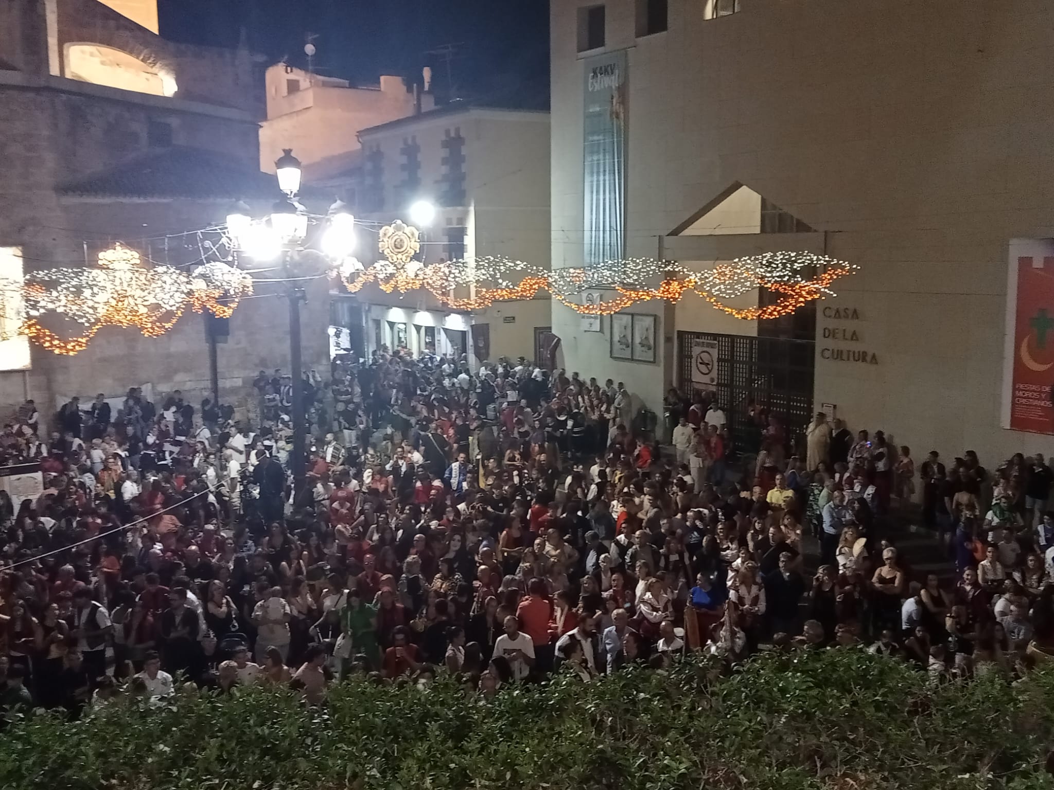 Imagen de la Plaza de Santiago en la noche del día 9