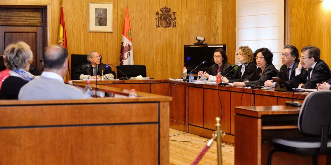 Fotografía del transcurso del juicio