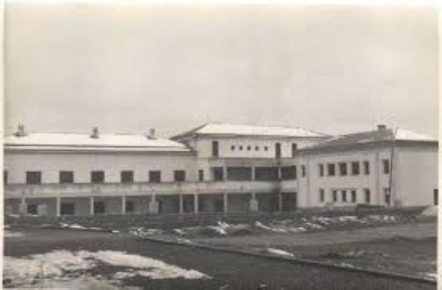 Imagen antigua del Colegio El Peñascal, antiguo Calvo Sotelo, que fue fundado en 1961