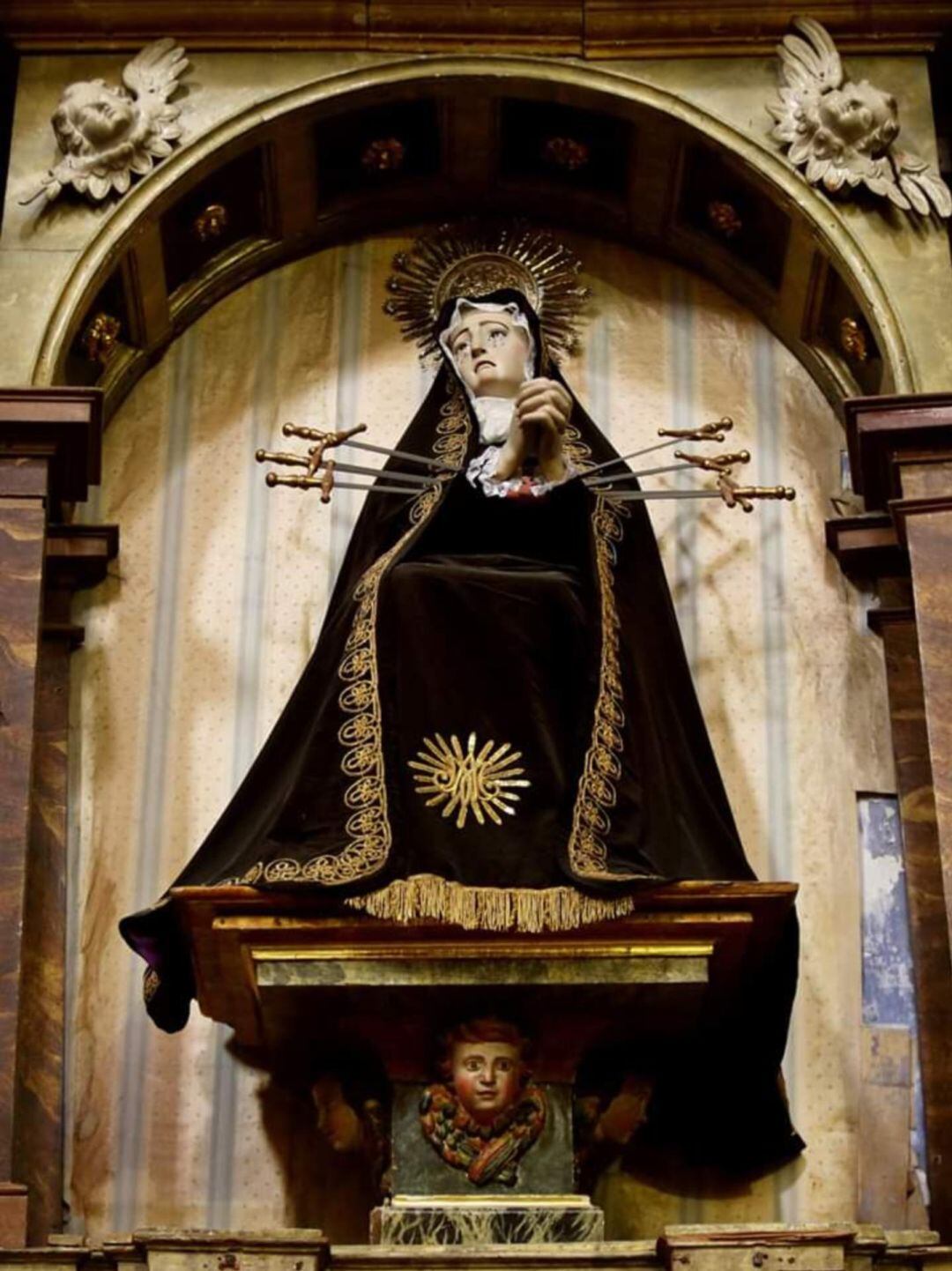 Imagen de la Virgen de las Angustias o de los siete cuchillos de San Miguel de Segovia