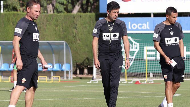 Alberto Gallego, en el centro, entre Nino y Dani Llácer