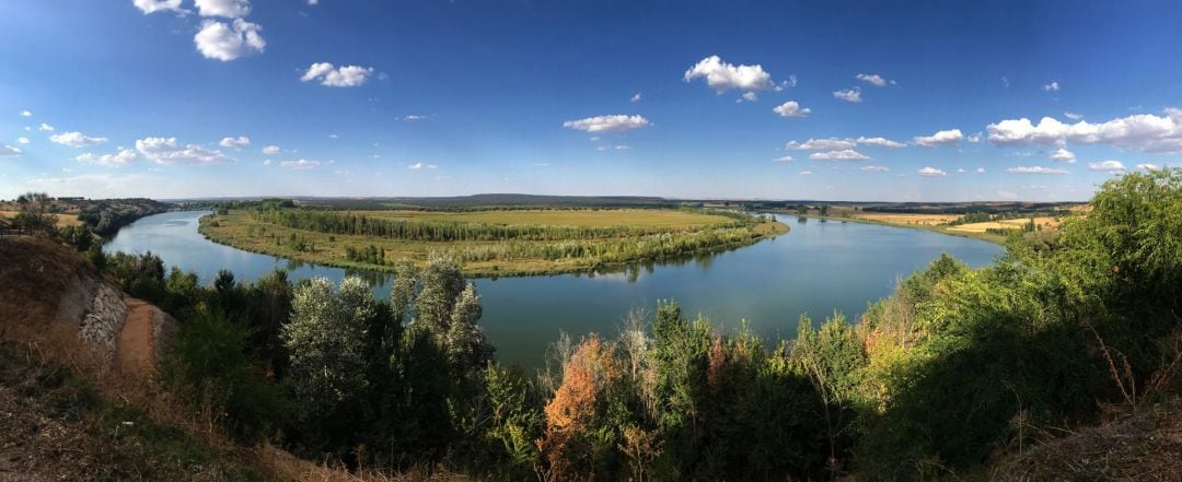 Vista del meandro del Río Duero desde el Parque de la Muela de Castronuño