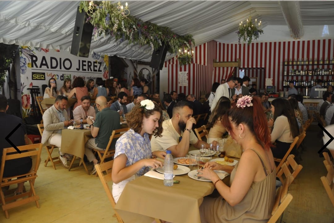 Interior de la caseta de Radio Jerez en la pasada Feria del Caballo