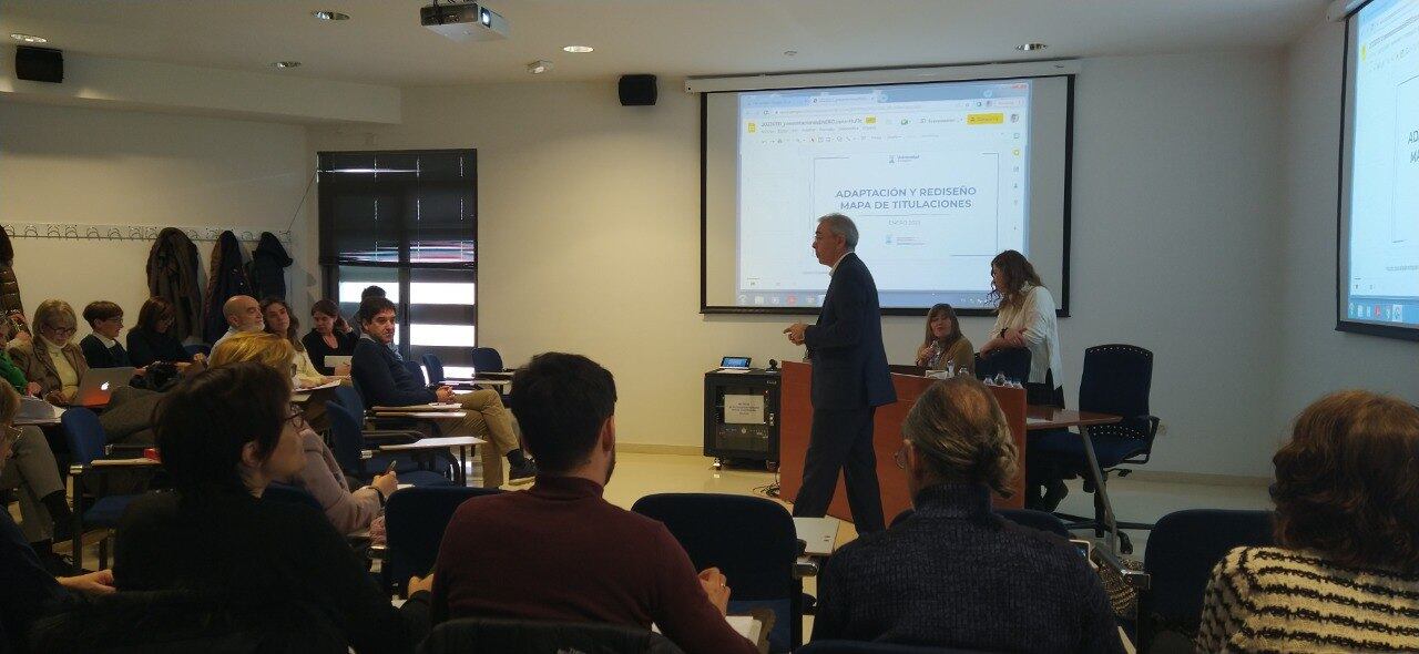 Encuentro mantenido en el campus de Huesca