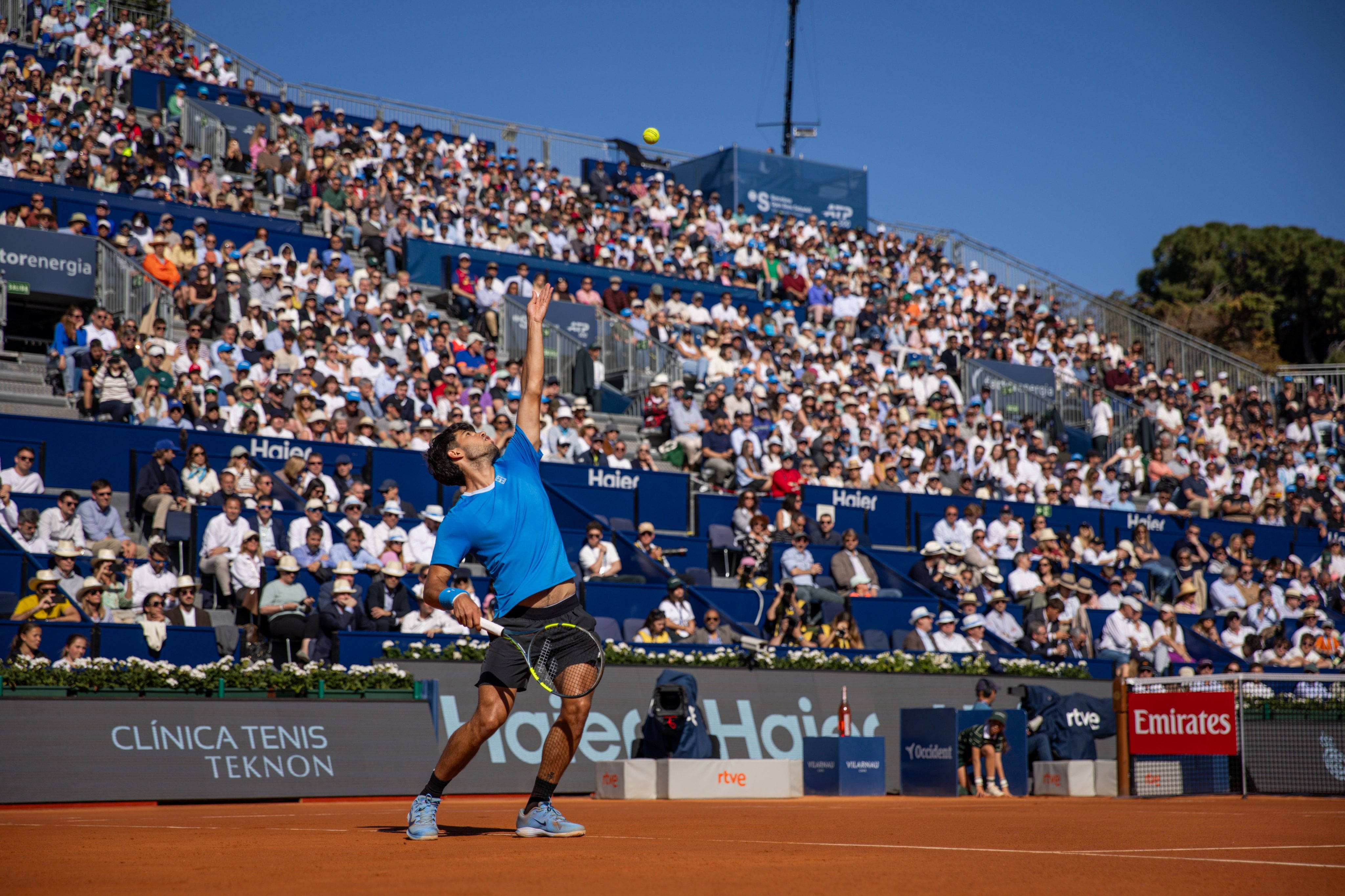 Carlos Alcaraz, durante su partido ante Virtanen de los 1/16 de final del Conde de Godó