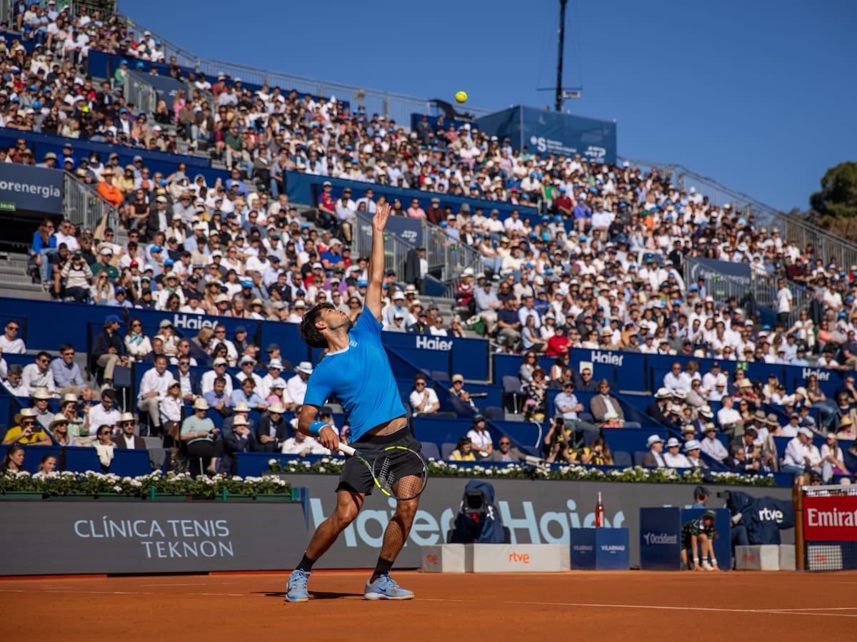 Alcaraz esquiva el susto y sufre para ganar en su debut en el Godó a Virtanen