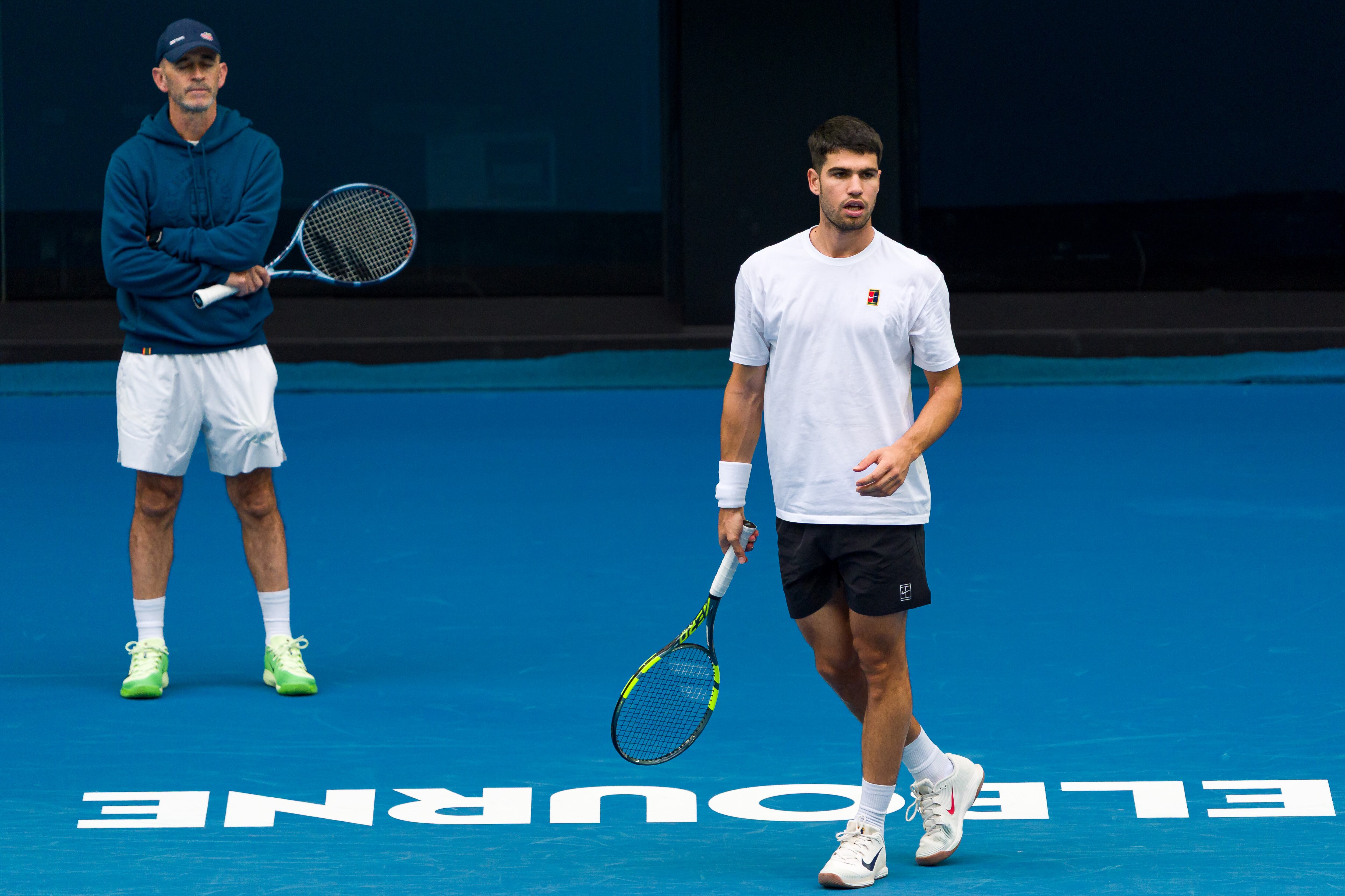 Alcaraz, en la previa del Open de Australia bajo la mirada de Samu López