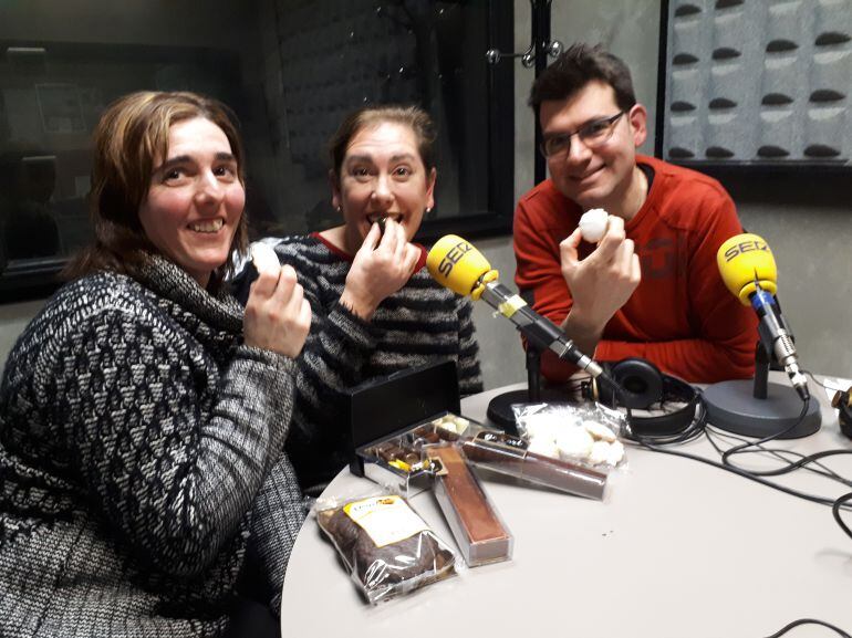 Leire Egaña, Mireia Alonso y Aitor Ruiz