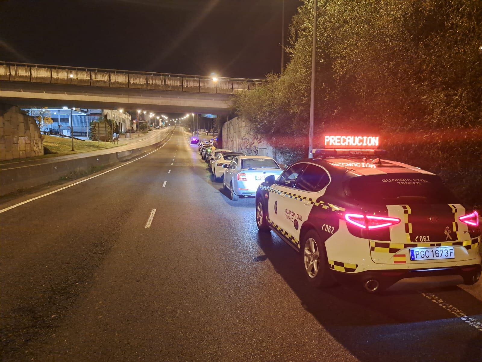 Un dispositivo de control de la Guardia Civil en Lugo detectó la celebración de una carrera ilegal por la A-6.