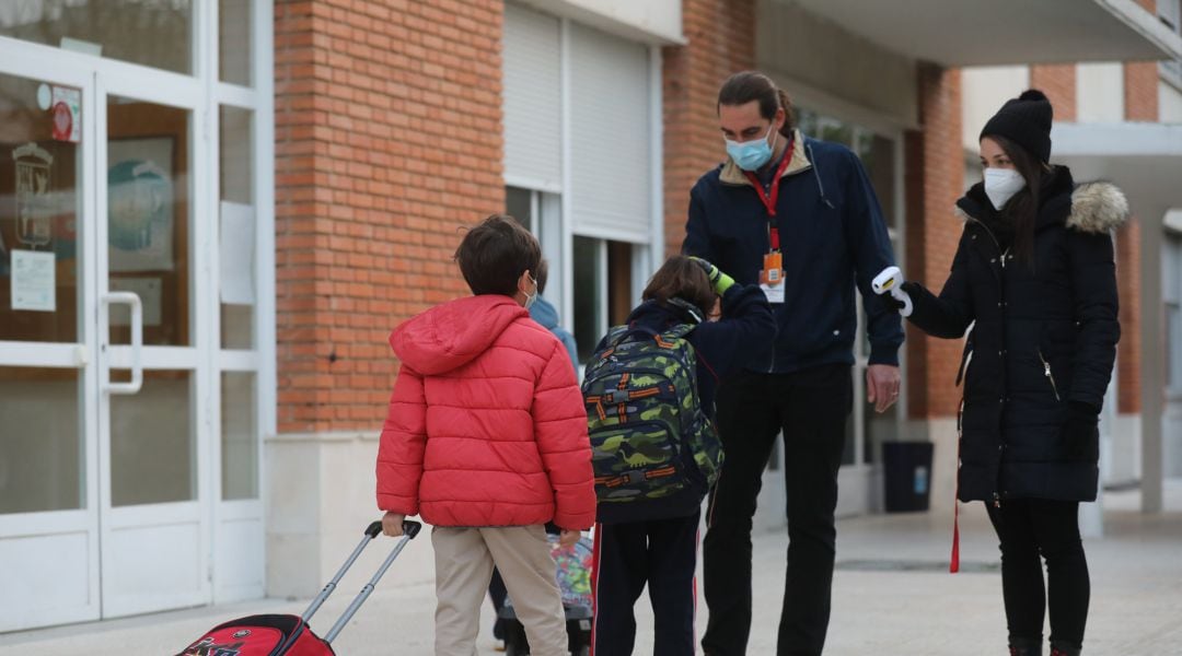 Vuelta a las aulas tras Navidad en Madrid