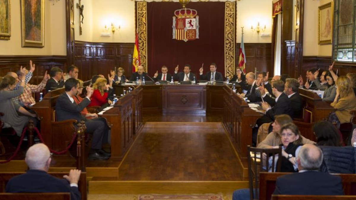 PP y PSOE se enfrentan por el reparto de las ayudas de los POYS