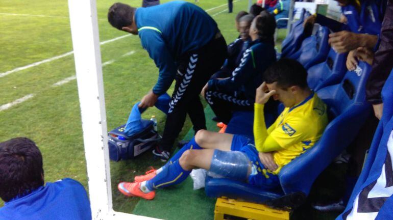 Salvi en el banquillo tras la lesión