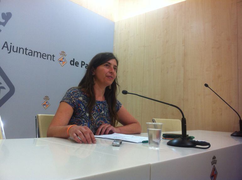 Neus Truyol en la rueda de prensa después de la primera Junta de Gobierno de Palma