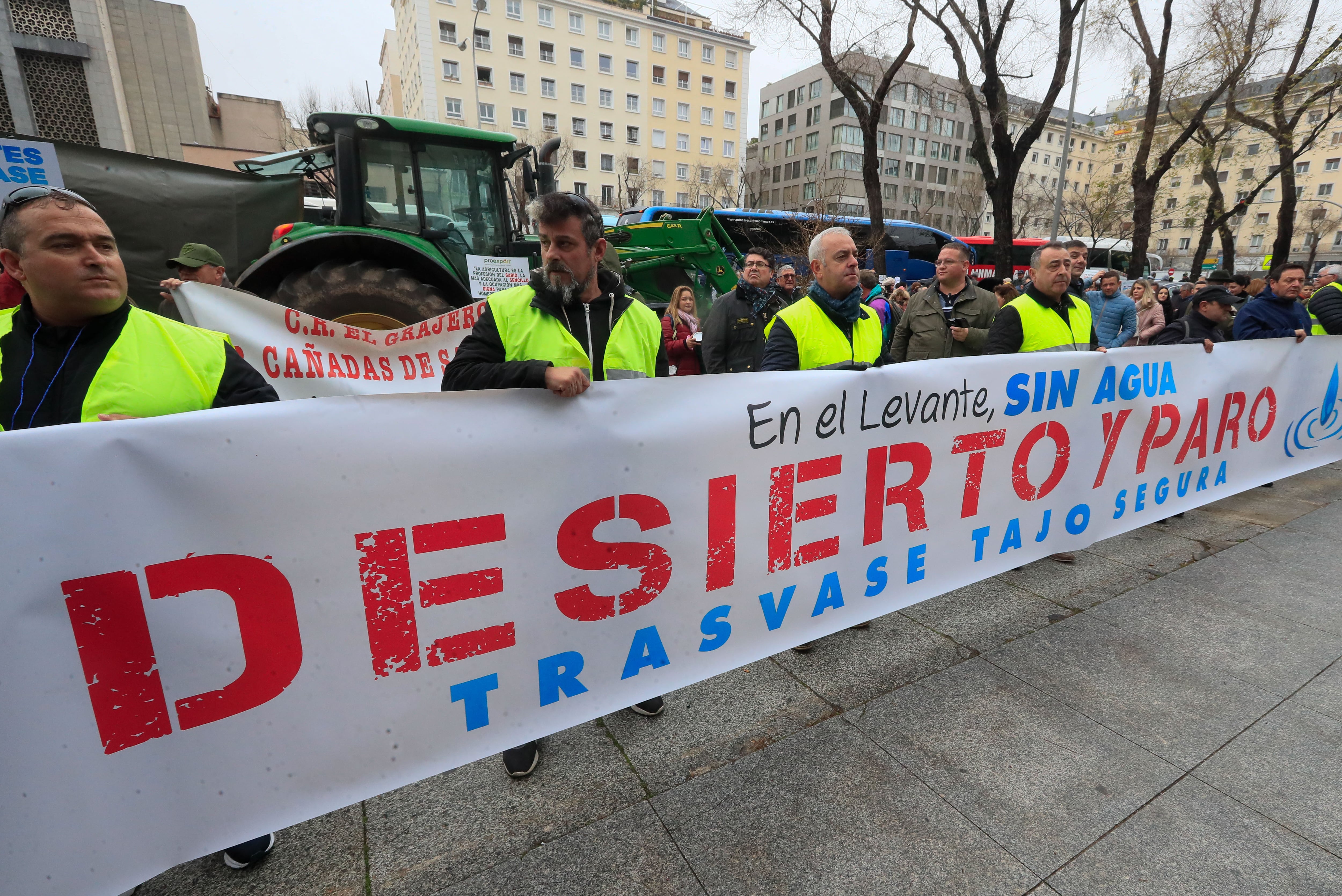 Un momento de la concentración de regantes y agricultores de Alicante, Murcia y Almería, el pasado 11 de enero en Madrid