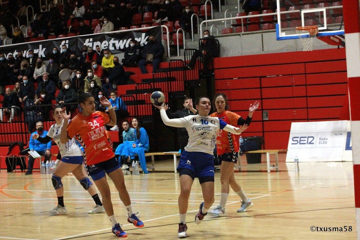 El Elda Prestigio se mide a un rival directo para luchar por el ascenso