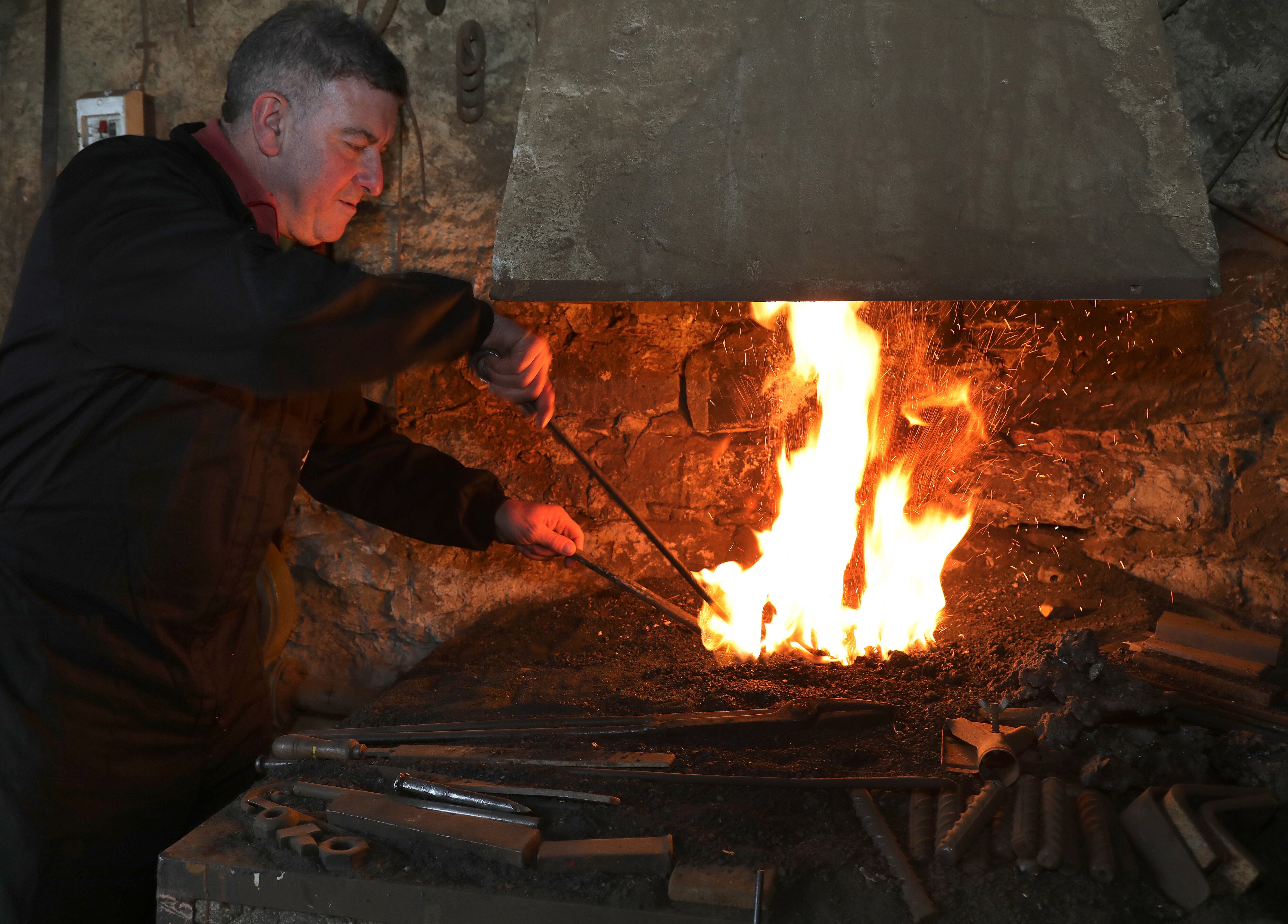 Talle de forja del José Luis Tarilonte en Acera de la Vega(Palencia)