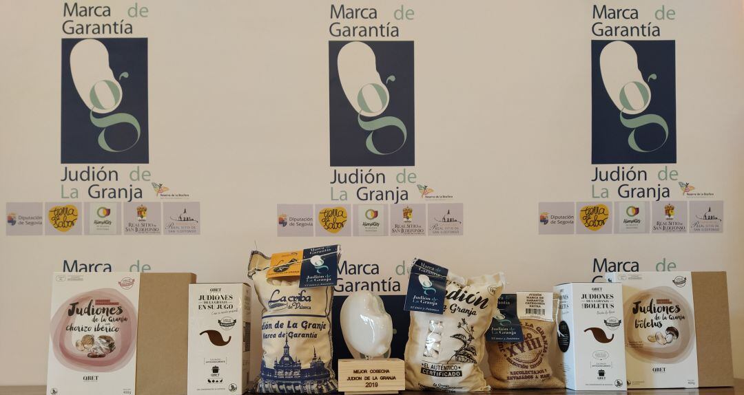 Bodegón con distintos productos y empaquetados del Judión Marca de Garantía