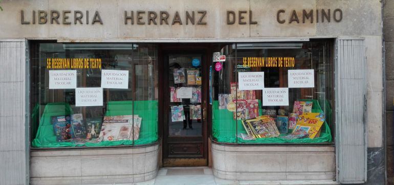 Fachada de la Librería Herranz del Camino de Talavera