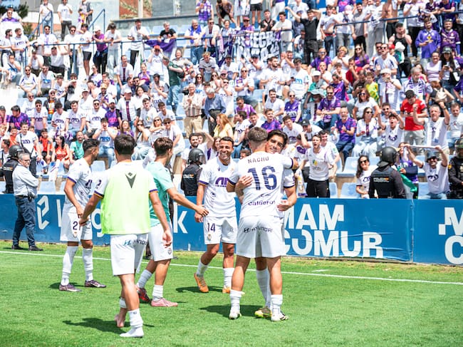 Los jugadores del Real Jaén celebran el triunfo ante el UCAM Murcia.