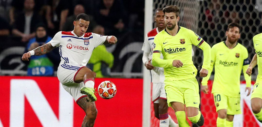 Gerard Piqué, durante el partido de Champions ante el Lyon