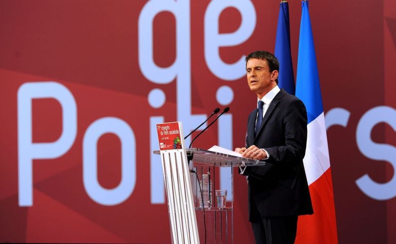 French Socialist Prime Minister Manuel Valls delivers a speech on June 6, 2015 on the second day of the 77th PS congress in Poitiers. AFP PHOTO /GUILLAUME SOUVANT