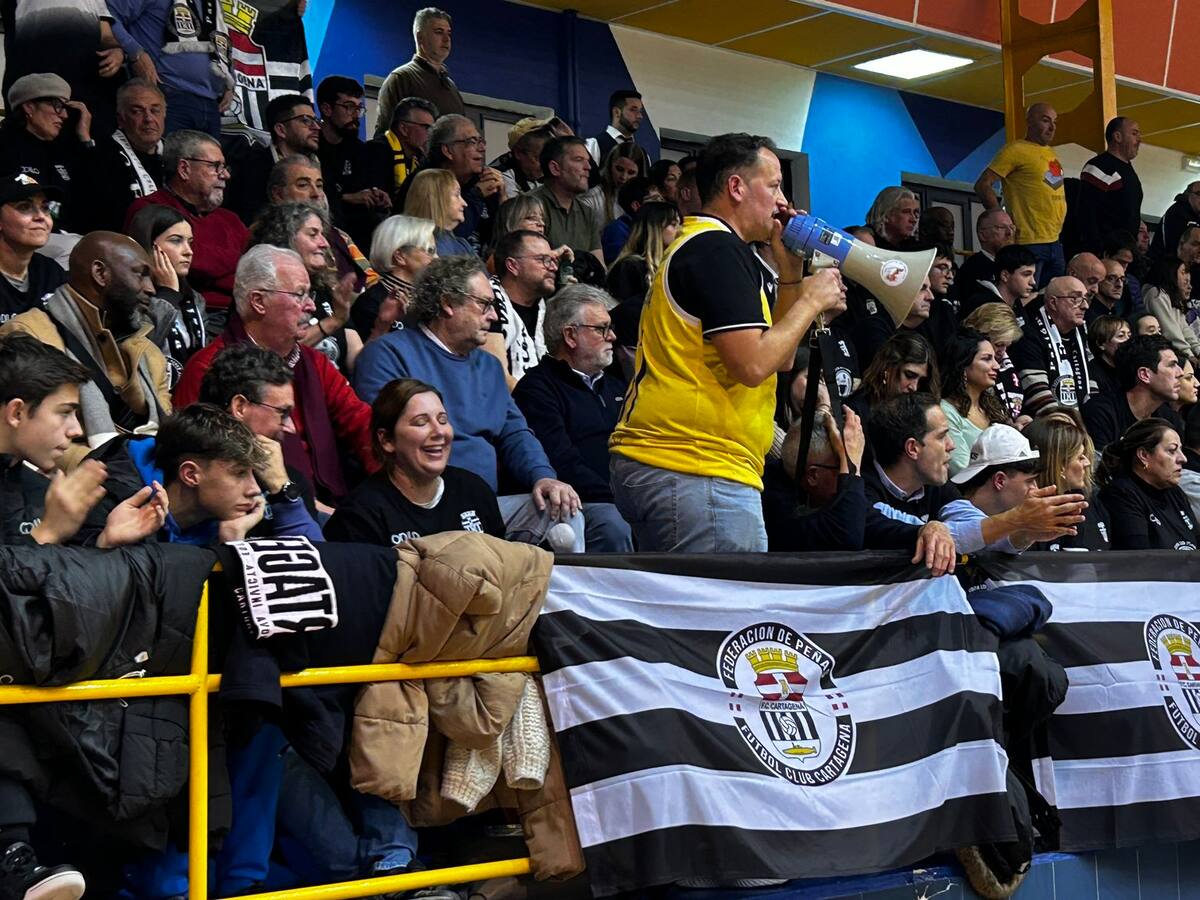 El Odilo Cartagena saca un autobús para Zamora