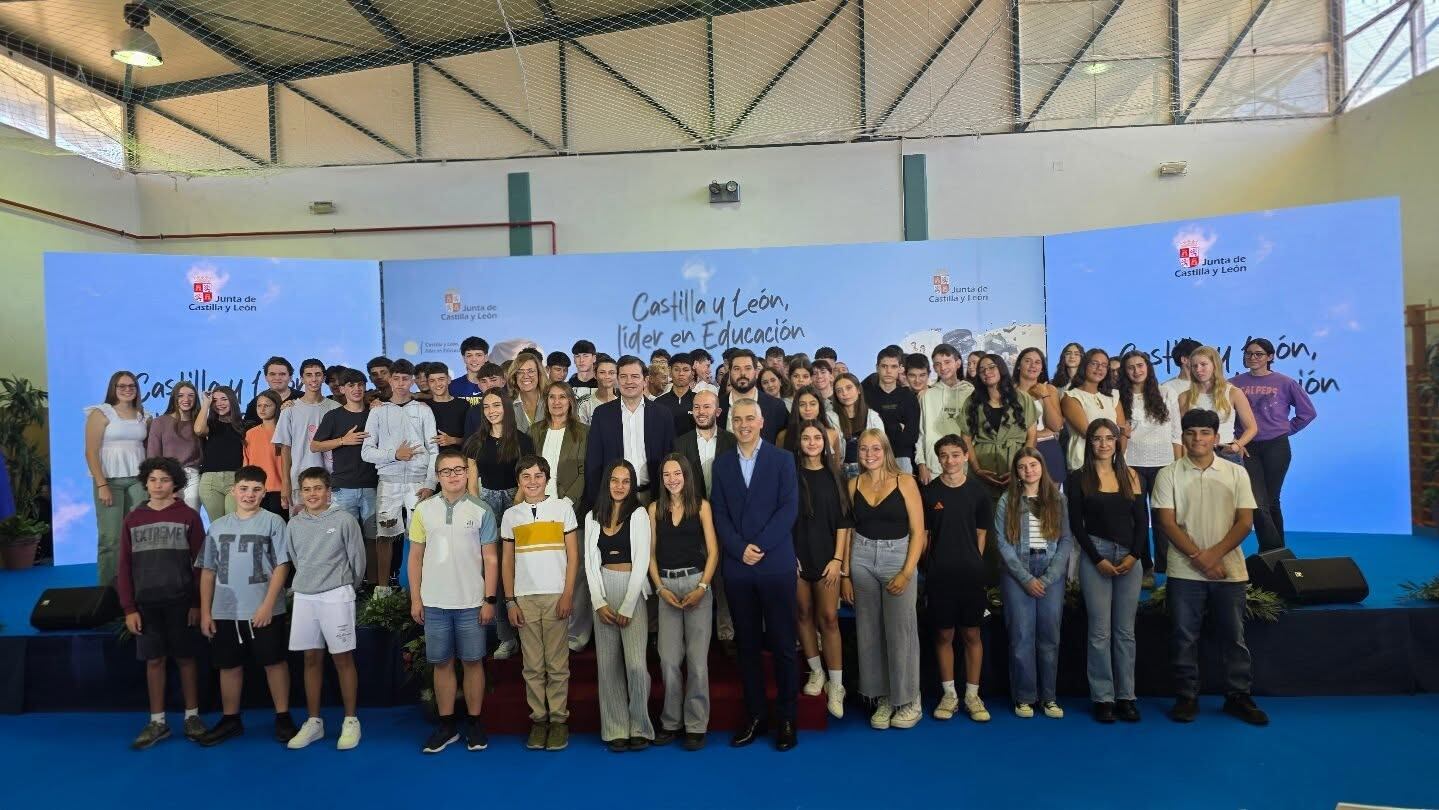 Alfonso fernández Mañueco inaugura el curso escolar en el IESO Canal de Castilla