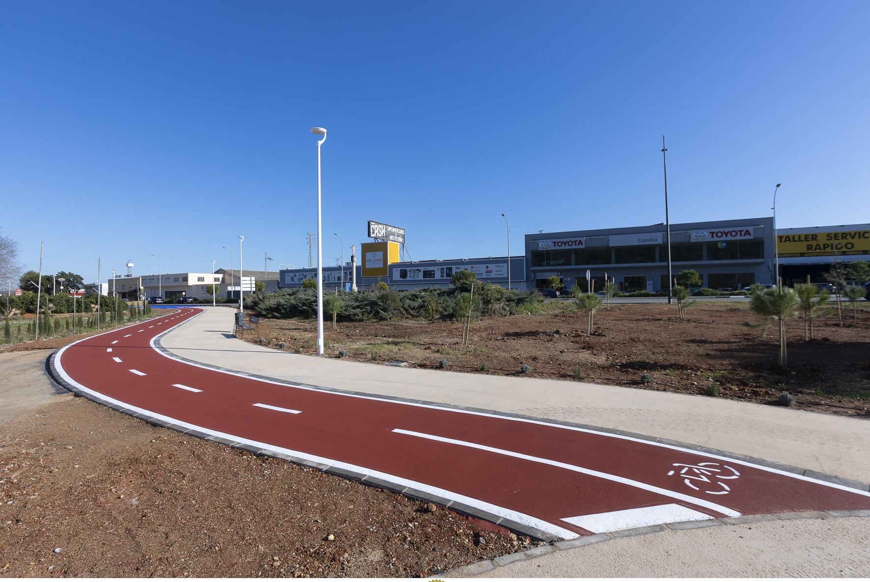 Nuevo carril bici en el Polígono Alcodar.