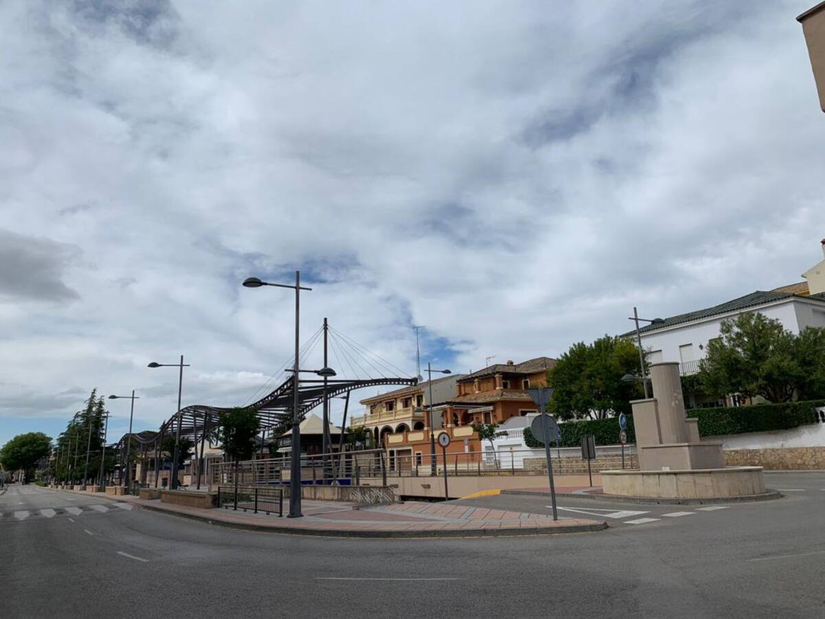 Detienen a una pareja que colisionó su coche en Martínez Astein y el conductor dio positivo en alcoholemia