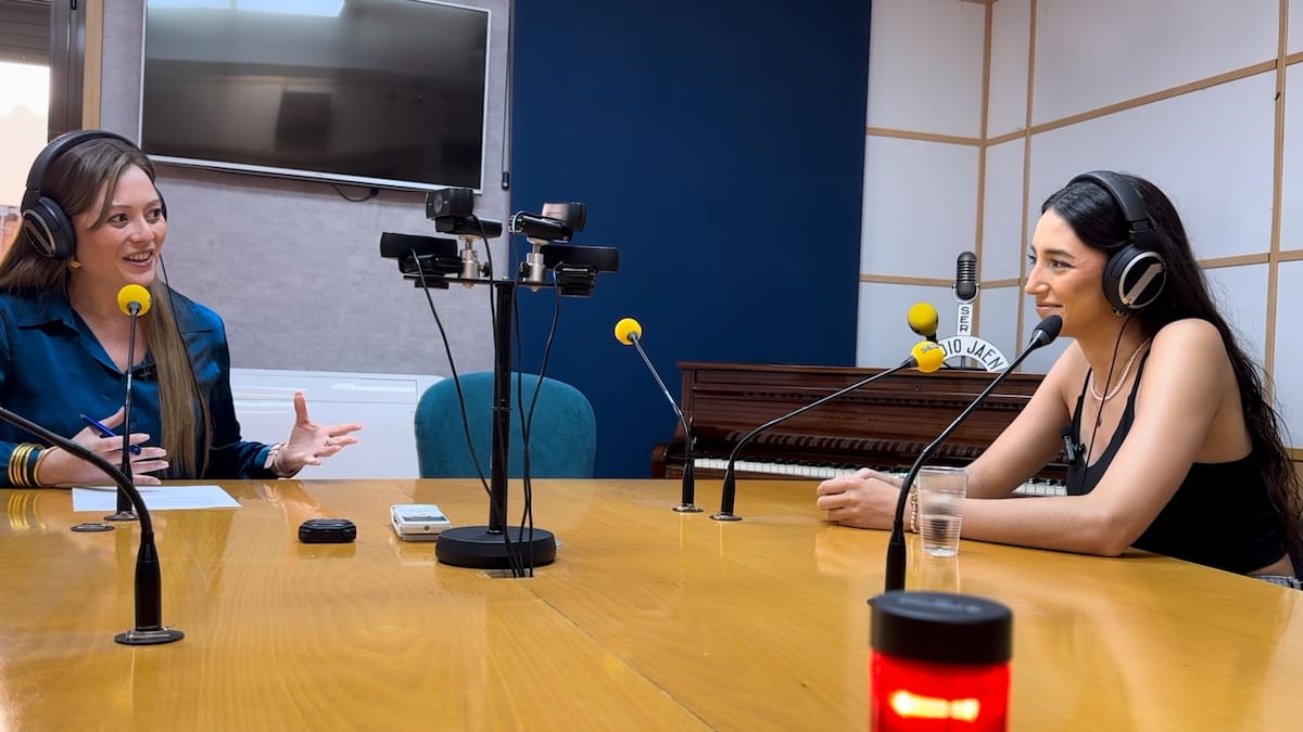 Neela, cantante: "Toca aprender muchas cosas, ser autosuficiente con el coste de vivir entre dos mundos"