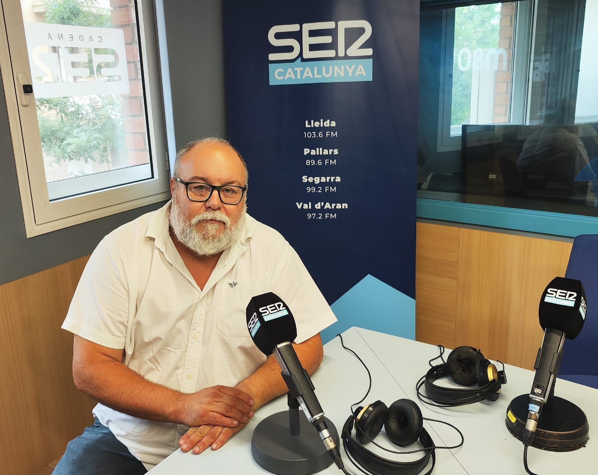 Martí Cabré, CEO d'Inprog d'Alcoletge, empresa d'adob orgànic, durant l'entrevista a Ràdio Lleida.