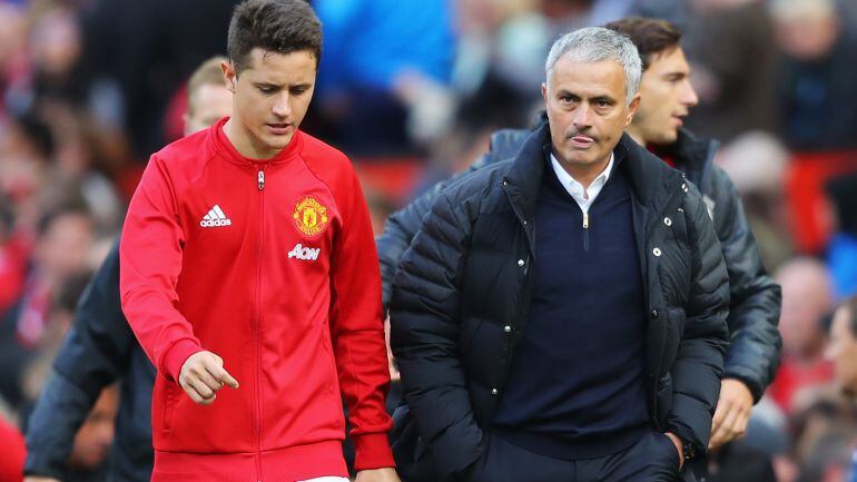 Ander Herrera y José Mourinho.