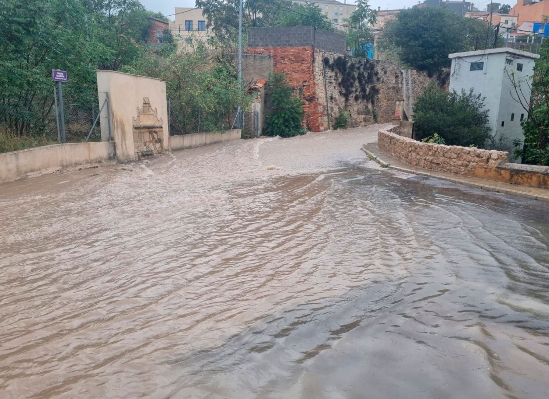 La calle Calderón completamente inundada