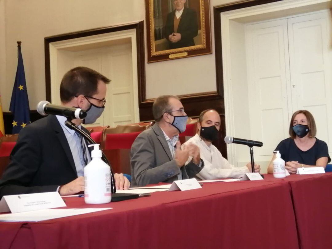 Juan Pedro Yllanes es mostra obert a signar convenis semblants amb d'altres ajuntaments de Menorca.