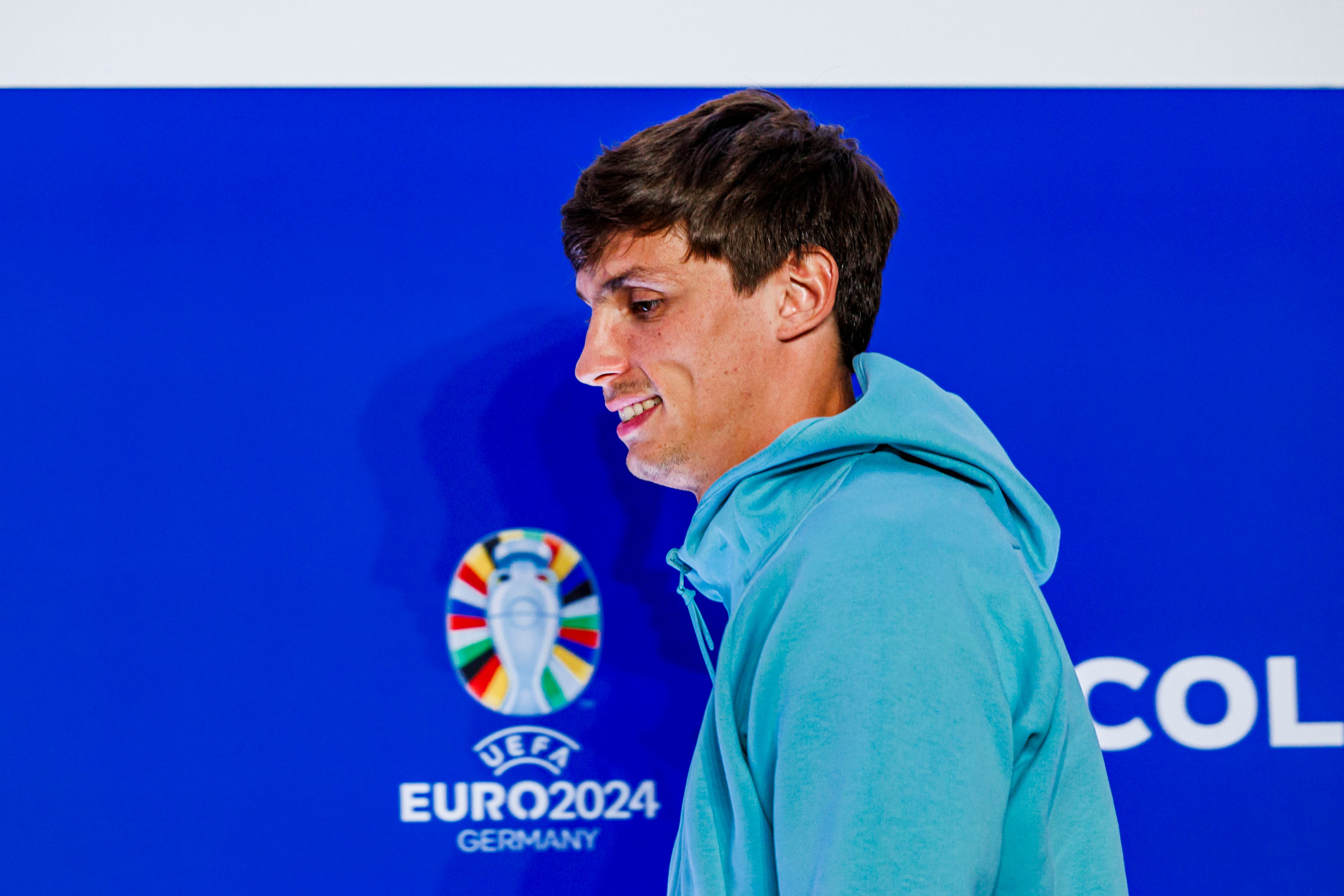 COLONIA (ALEMANIA), 29/06/2024.- El defensa de la selección española de fútbol, Robin Le Normand, durante la rueda de prensa ofrecida este sábado en Colonia, en la víspera del partido de octavos de final de la Eurocopa ante Georgia. EFE/RFEF SOLO USO EDITORIAL, SOLO DISPONIBLE PARA ILUSTRAR LA NOTICIA QUE ACOMPAÑA (CRÉDITO OBLIGATORIO)
