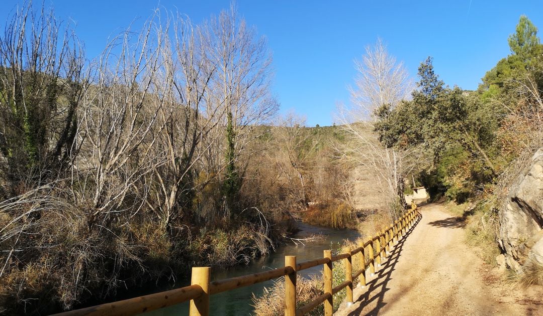 De camino a la Playeta de Víllora (Cuenca).