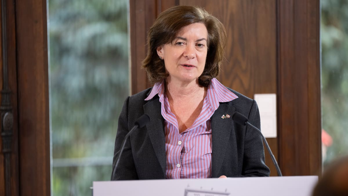 Eluned Morgan advierte desde Euskadi: “Si no se respeta el derecho internacional, Europa tendrá problemas”