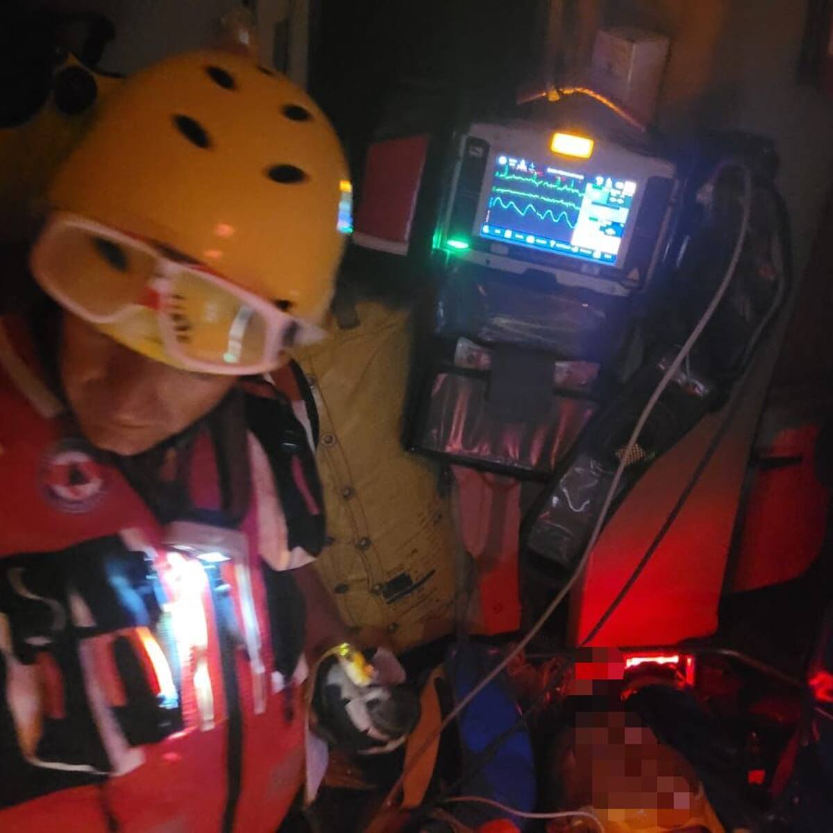 Rescatado un joven de 22 años tras tirarse al mar desde un barco fondeado en Somo, Cantabria