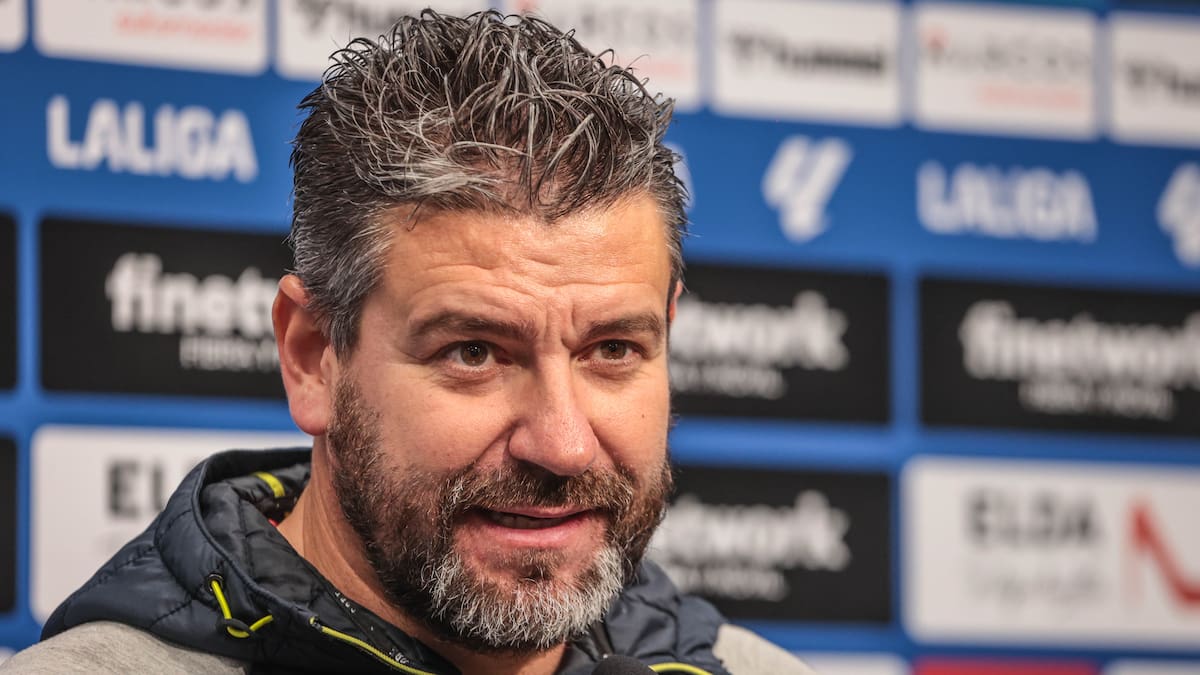 Fernando Estévez, Ent. del Eldense, antes de visitar a la S. D. Amorebieta